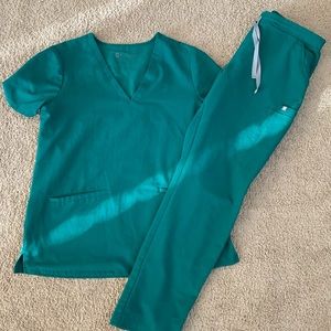 Women’s Scrub Set